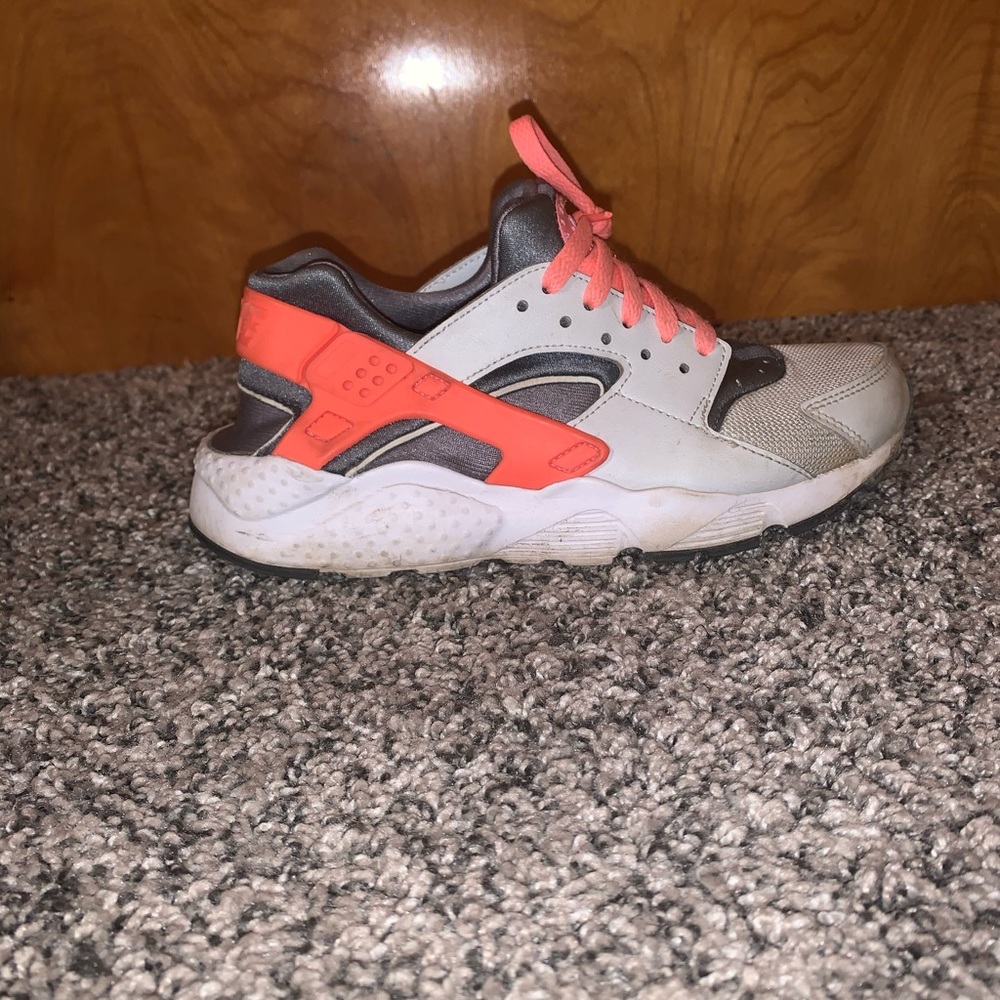 SOLD Nike Huraches